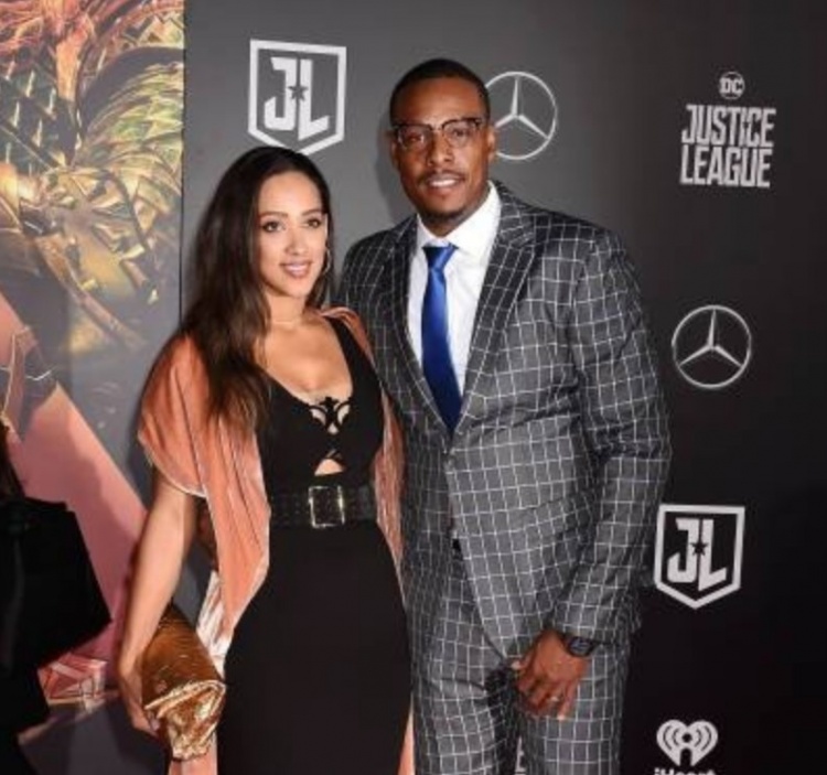 皮尔斯：我和前妻主要就聊孩子和一些重要决定 没啥别的可说